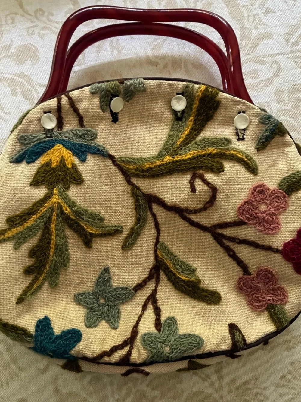 De’Lanthe Bermuda Bag Embroidered Floral Wool Cover Lucite Handle 1970s Vintage